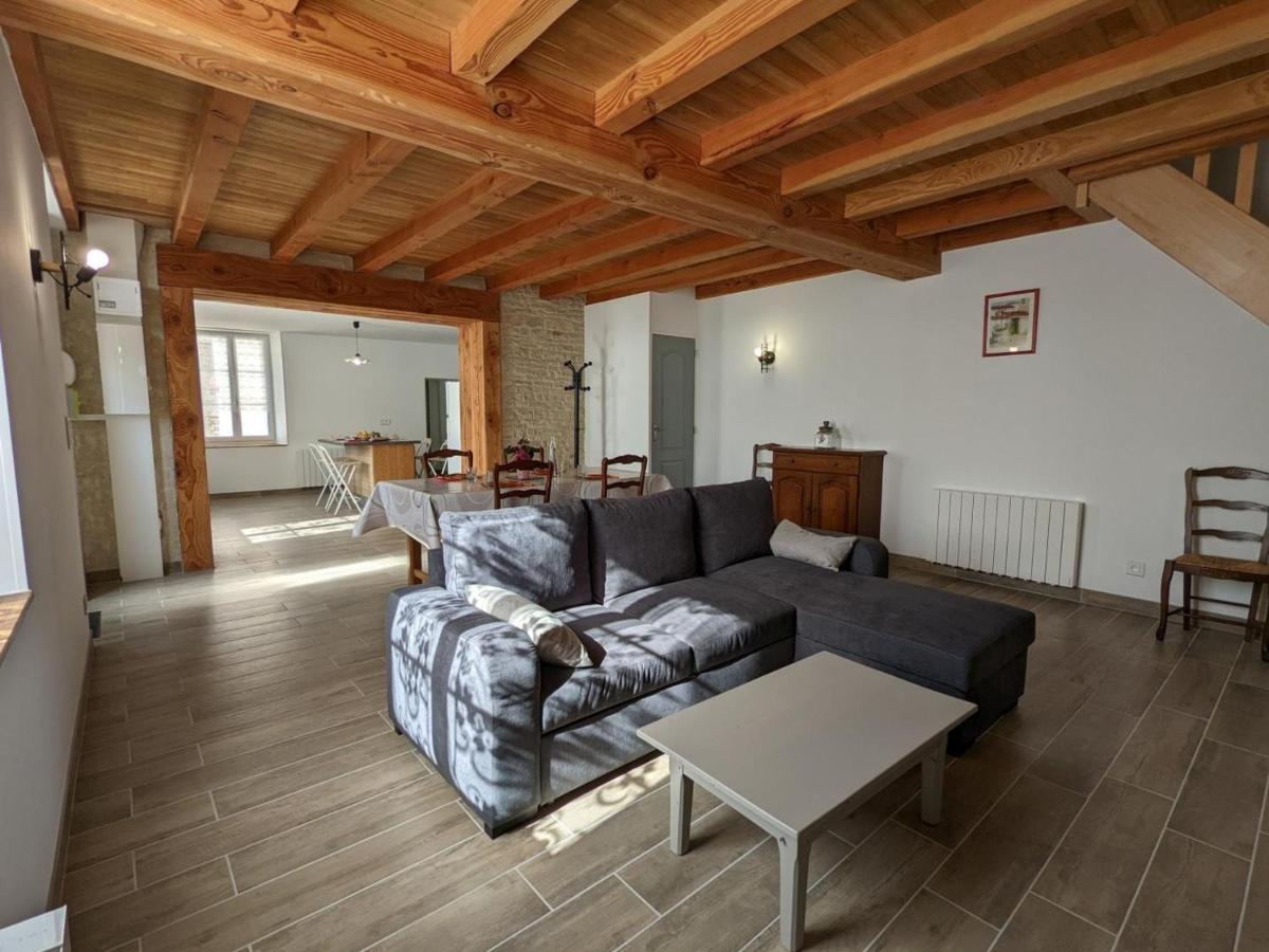 Maison Lumineuse Avec Cour Privative, Proche Sites Culturels, Tout Confort, Equipe Bebe, Wifi Inclus - Fr-1-653-98 Puyreaux Luaran gambar