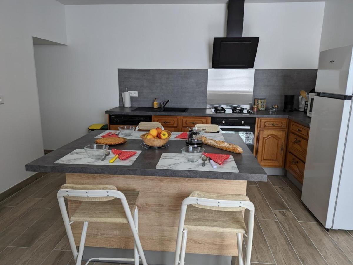 Maison Lumineuse Avec Cour Privative, Proche Sites Culturels, Tout Confort, Equipe Bebe, Wifi Inclus - Fr-1-653-98 Puyreaux Luaran gambar