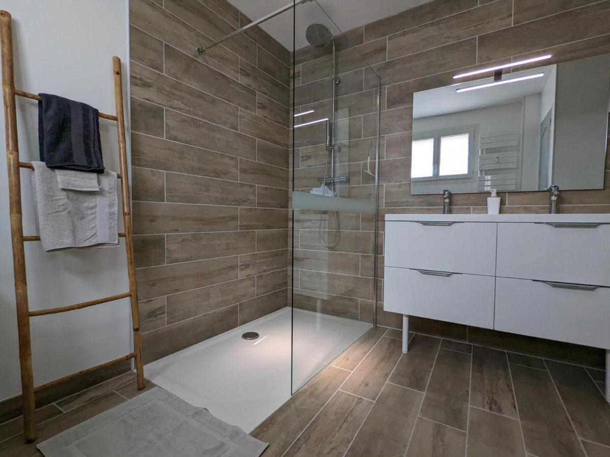 Maison Lumineuse Avec Cour Privative, Proche Sites Culturels, Tout Confort, Equipe Bebe, Wifi Inclus - Fr-1-653-98 Puyreaux Luaran gambar