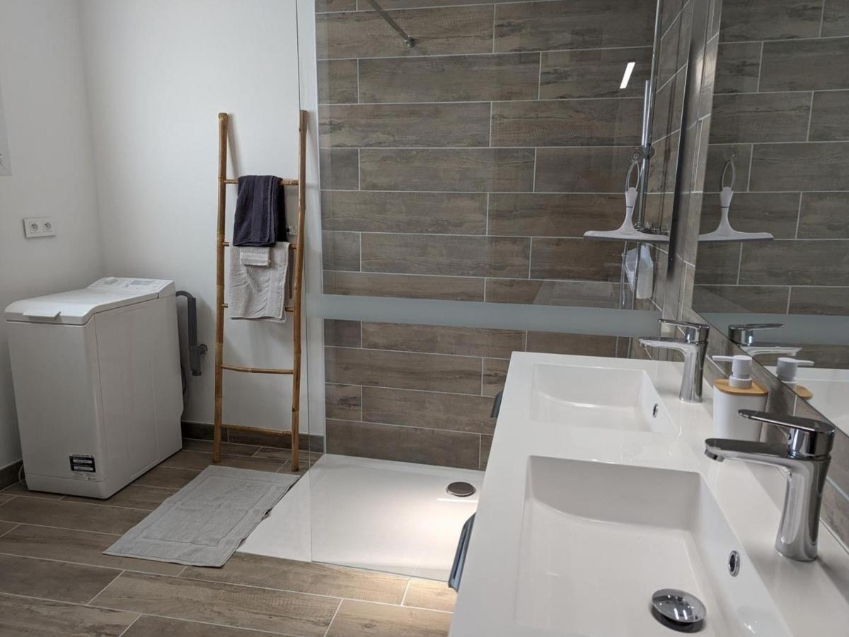 Maison Lumineuse Avec Cour Privative, Proche Sites Culturels, Tout Confort, Equipe Bebe, Wifi Inclus - Fr-1-653-98 Puyreaux Luaran gambar